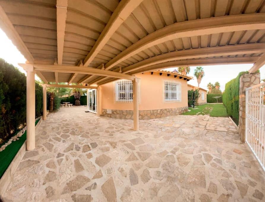 Impresionante Villa Con Piscina - Oliva Nova Exterior photo